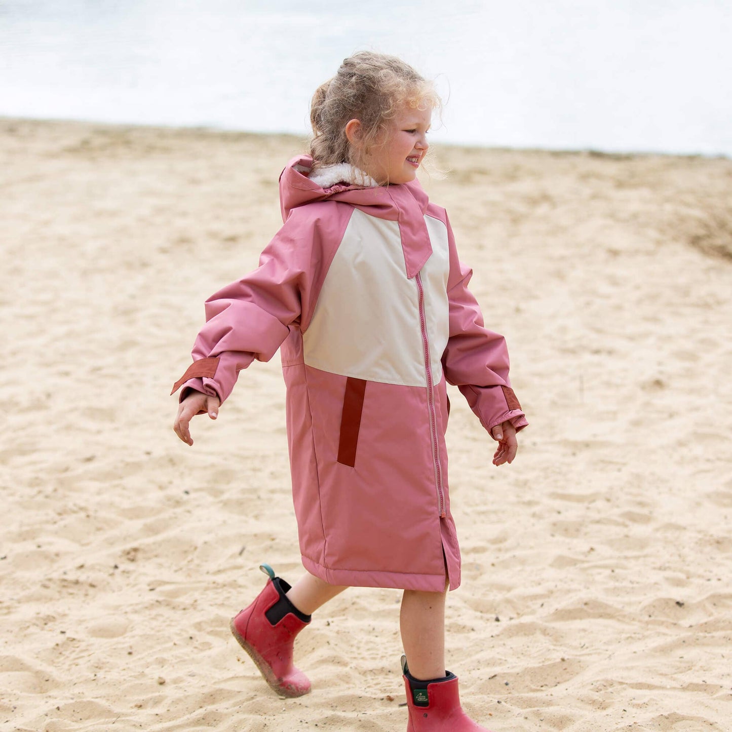Soft Pink Waterproof Changing Robe