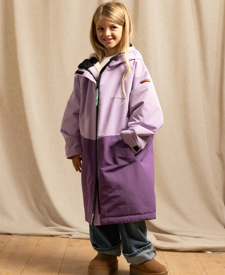 TÖASTIE Kids Waterproof Changing Robe - Lilac PRE-ORDER TODAY
